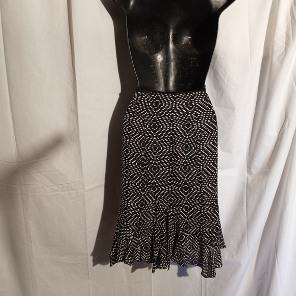 L'AGENCE for BARNEY'S NY - B&W Silk Zigzag Skirt - Picture 2 of 6